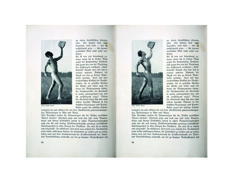 Das Bild zeigt den K&uuml;nstler Erez Israeli in der Pose eines NS-Propagandafotos zur Rassenideologie. | © Erez Israeli