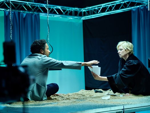 Omar und Corinna am Set | © Sebastian Herbst